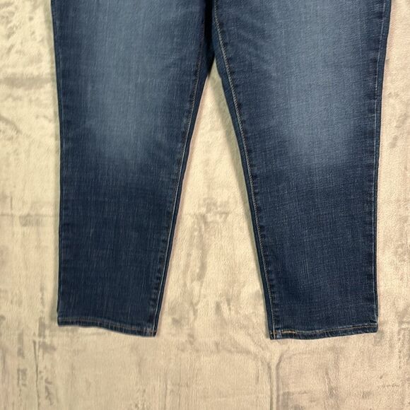 NWT New Levi’s Dark Wash Denim Capri Jean Pants Size 10 - Picture 4 of 8